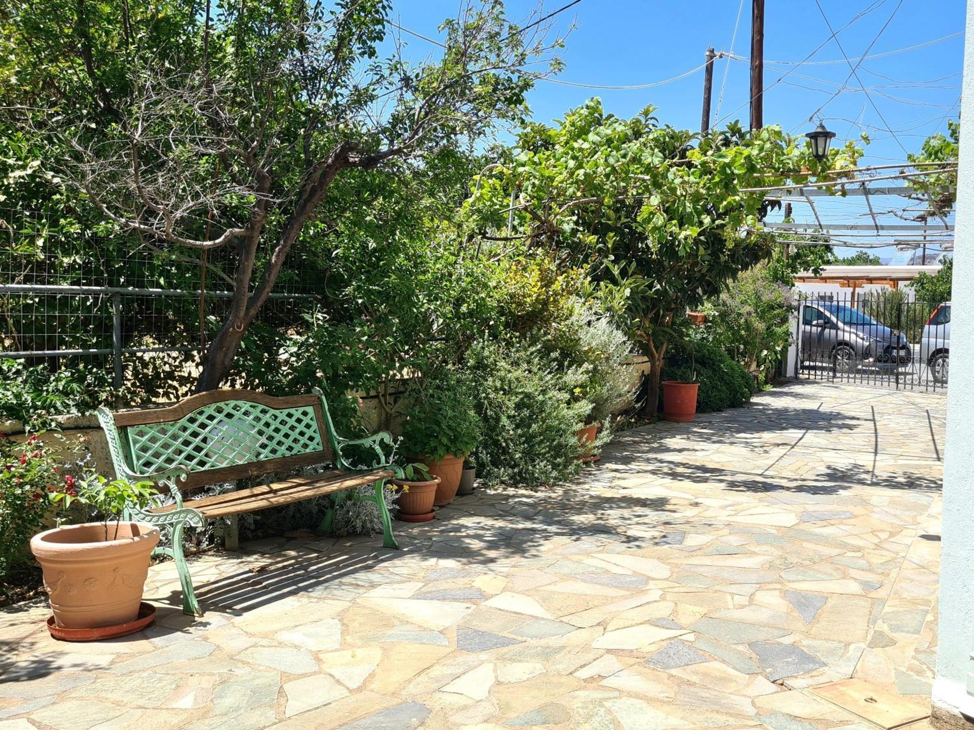 Mum'S Yard Apartment Istro Exterior photo